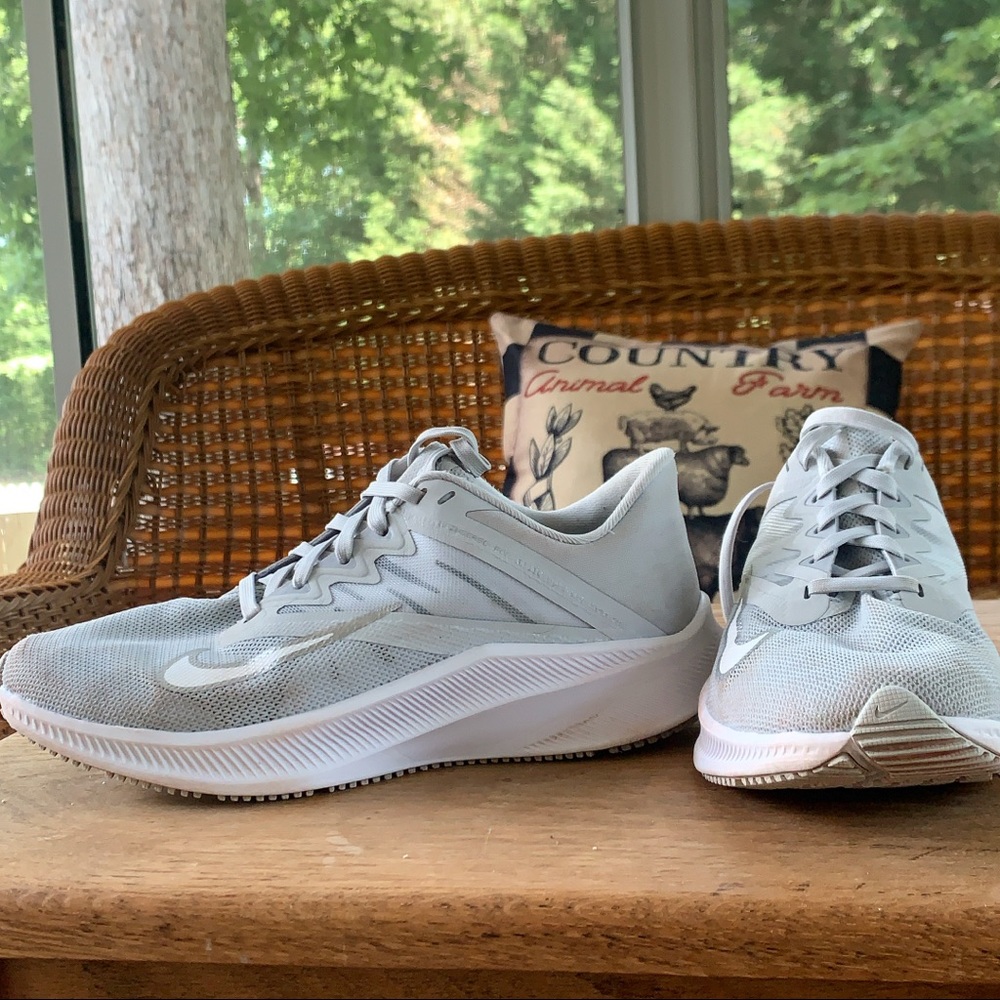 Nike Pegasus Running shoe. Worn twice